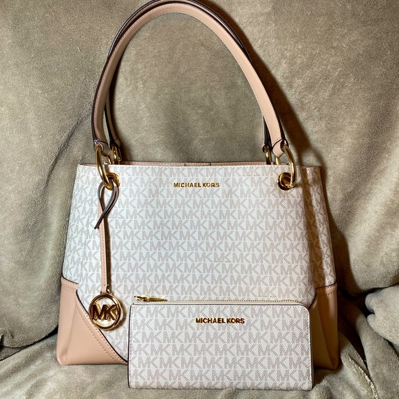 Michael Kors Handbags - Michael Kors Bag and Wallet